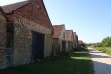 Hrub� Vrbka - stodoly