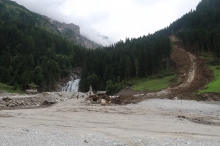 U obce Gschnitz, cca m�s�c po sesuvu p�dy