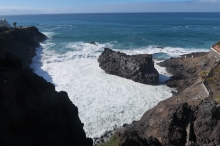 Puerto Santiago, koupat se nedalo ani v baz�nku