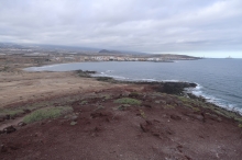 pohled z Montaña Bocinegro na Playa Leocadio Machado a El M�dano