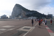 p�echod p�es p�ist�vac� dr�h� v Gibraltaru